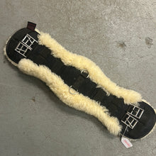 Load image into Gallery viewer, 22&quot; Natural Christ Sheepskin Dressage Girth-English Girth-Consignment-Evolution Equestrian Co.
