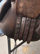 Load image into Gallery viewer, 17.5&quot; Amerigo Close Contact Saddle
