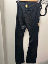 Load image into Gallery viewer, Sync Bootcut Venom Full Seat Tights Small

