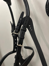 Load image into Gallery viewer, Stubben Freedom Bridle with Magic Tack Browband
