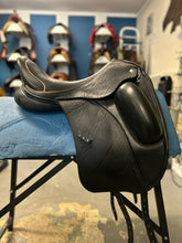 Load image into Gallery viewer, 17.5&quot; Custom Saddlery Wolfgang Gemini R Dressage Saddle
