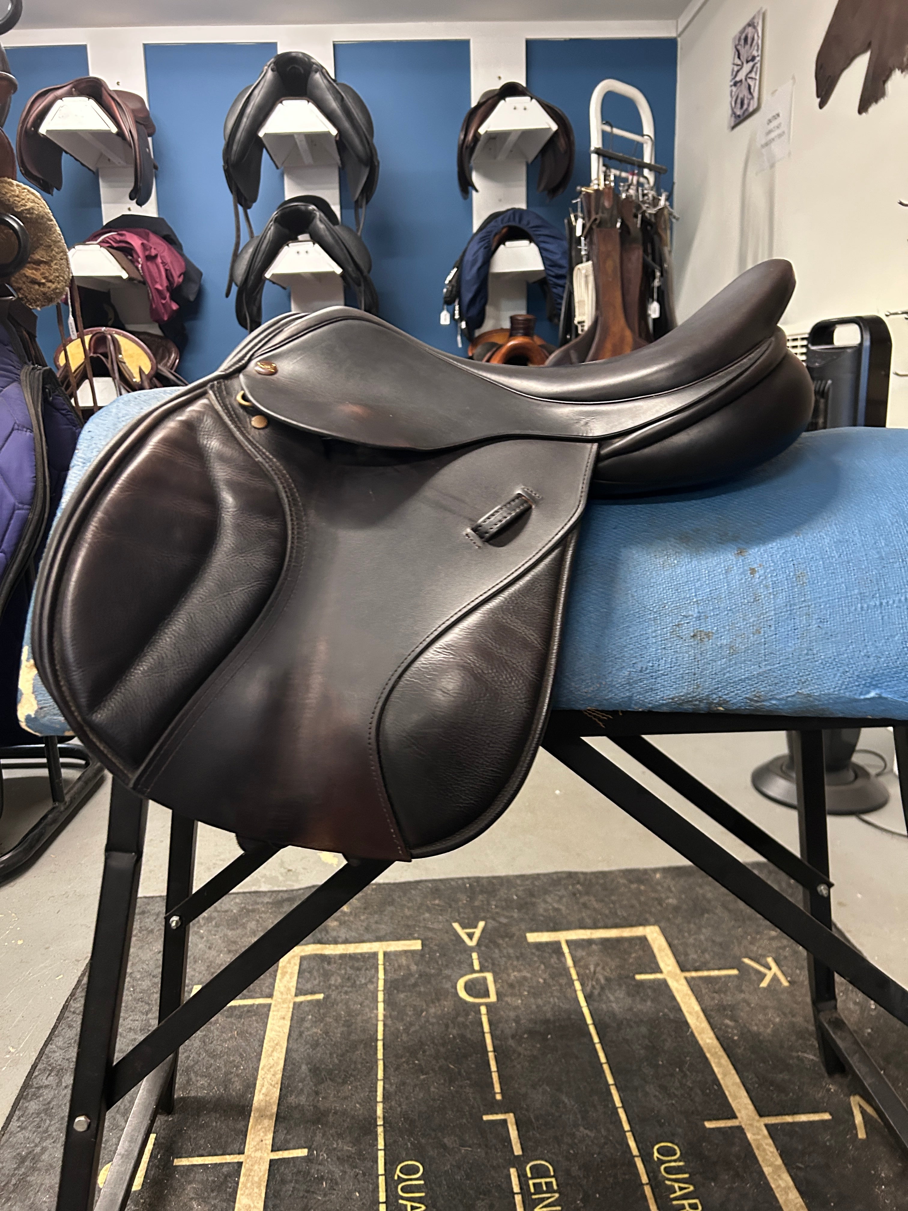 17.5" NSC Cordelia Jump Saddle