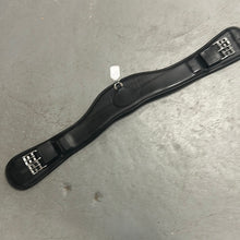 Load image into Gallery viewer, NSC Dressage Girth 32&quot;
