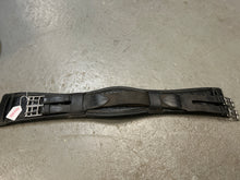 Load image into Gallery viewer, Jeffiers Elite Dressage Girth 26&quot;
