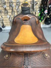 Load image into Gallery viewer, 15&quot; Andy Knight Roper Saddle
