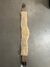 Load image into Gallery viewer, Santa Cruz Sheepskin Leather Girth 50&quot;
