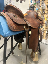 Load image into Gallery viewer, 15&quot; Andy Knight Roper Saddle
