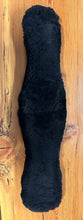 Load image into Gallery viewer, Waldhausen Lambskin Girth 30&quot;
