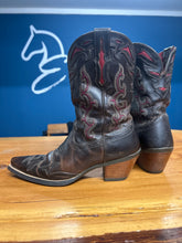 Load image into Gallery viewer, Ariat Boots Ladies 6
