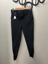 Load image into Gallery viewer, Derby Black Full Seat Breeches 28

