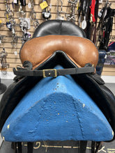 Load image into Gallery viewer, Sensation Hybrid Treeless Saddle
