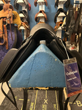 Load image into Gallery viewer, 17&quot; Colligate Integrity Monoflap Dressage Saddle
