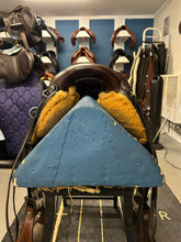 Load image into Gallery viewer, 15.5&quot; Synergist Endurance Saddle
