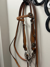 Load image into Gallery viewer, Light Oil Headstall with Snaffle and Reins
