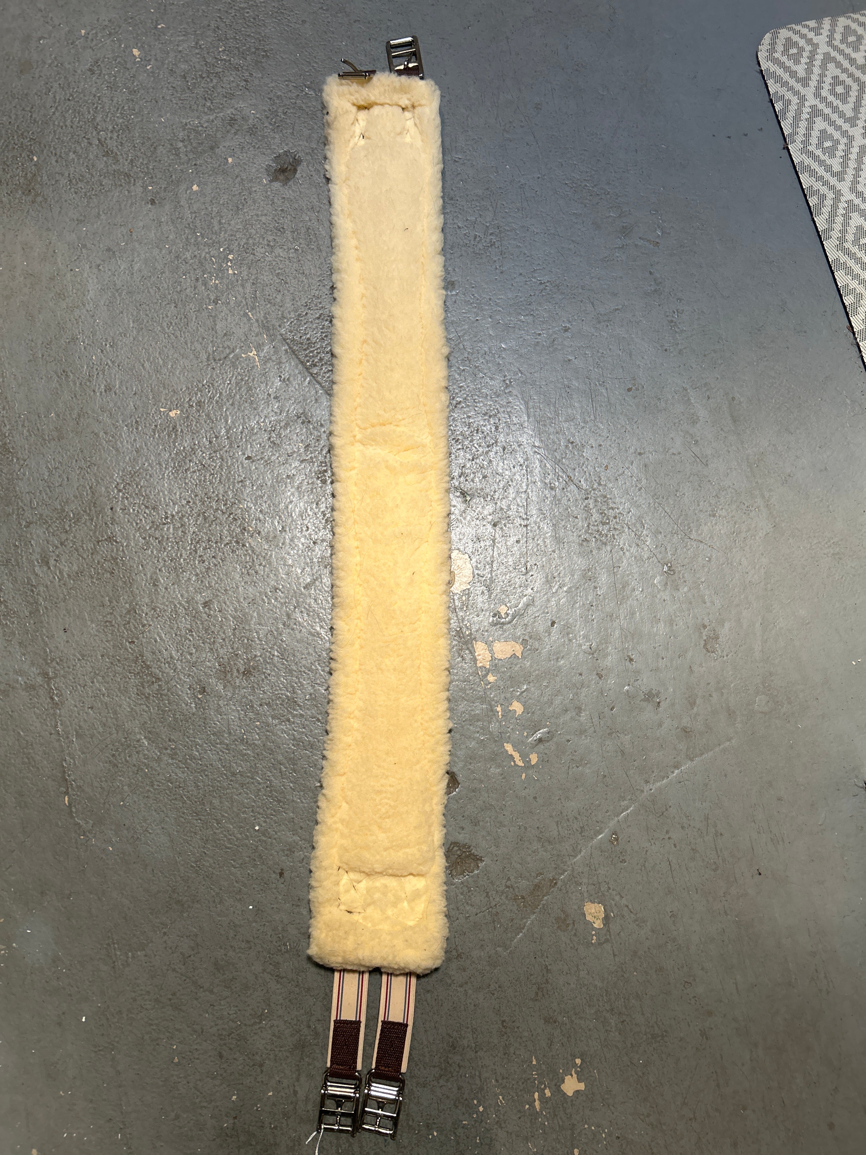 English Synthetic Fleece Girth 46"