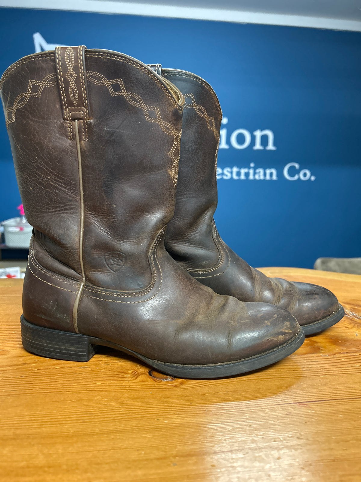Ariat Heritage Roper Cowboy Boots 8