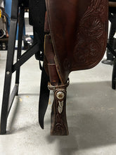 Load image into Gallery viewer, 15.5&quot; Circle Y Western Saddle
