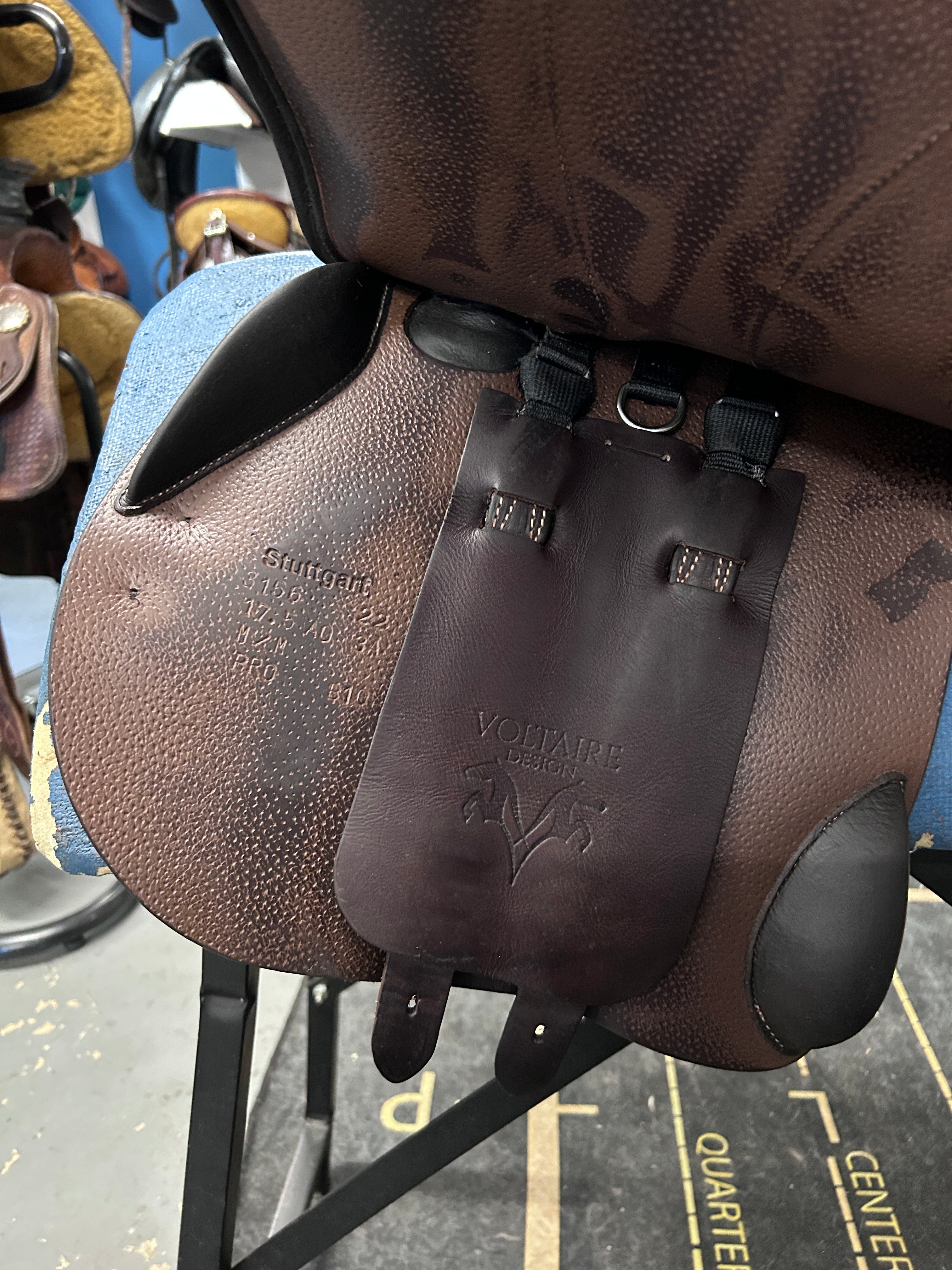 17.5" Voltaire Stuttgart 3A Close Contact Saddle