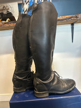 Load image into Gallery viewer, Ariat Field Boots 7
