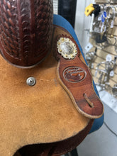 Load image into Gallery viewer, 14&quot; Frontier Barrel Saddle
