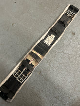 Load image into Gallery viewer, Flint Saddlery Dressage Girth 24&quot;
