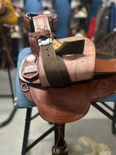 Load image into Gallery viewer, 17&quot; Big Horn Halfinger Saddle
