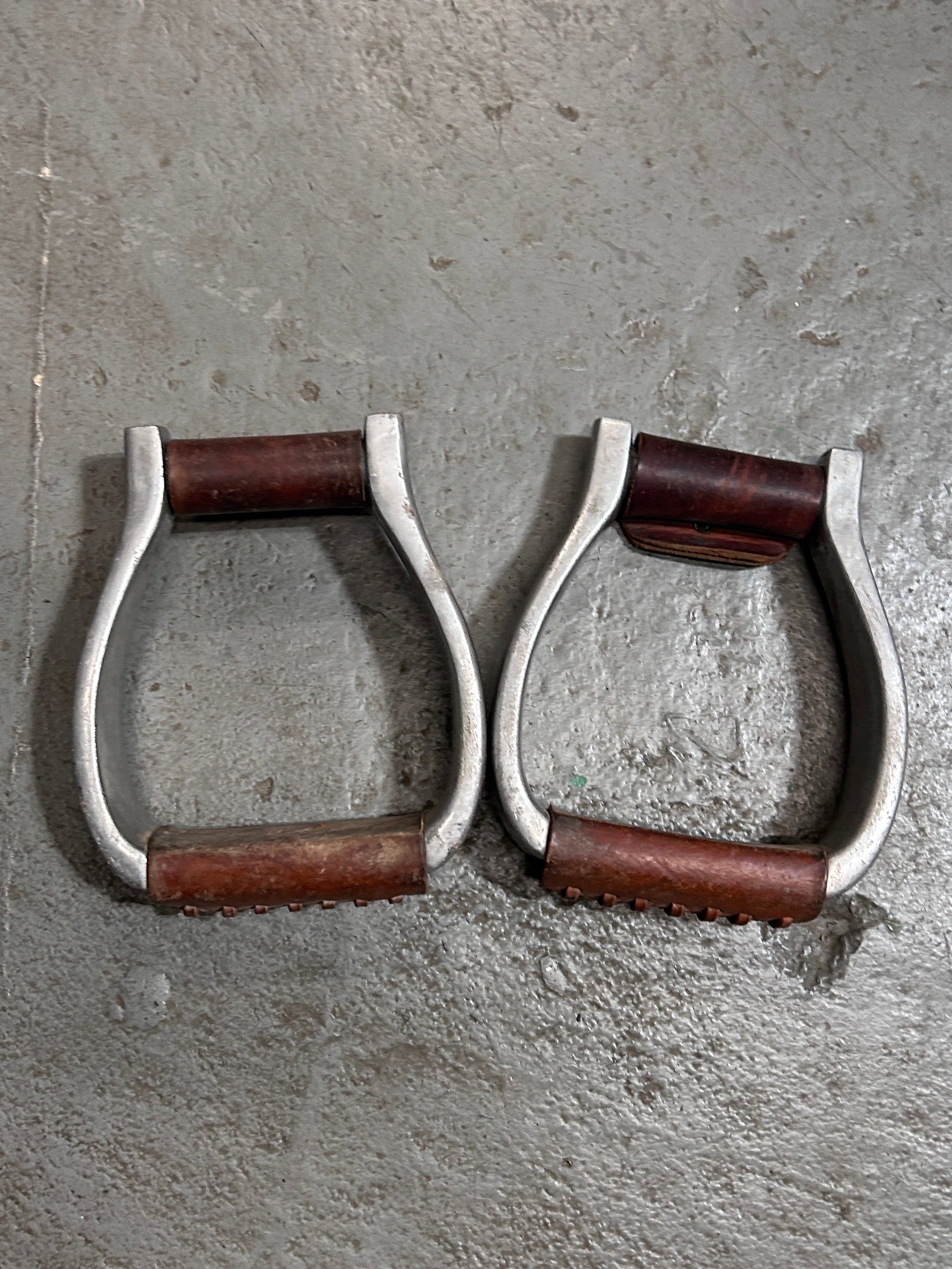 Western Stainless Steel Stirrups