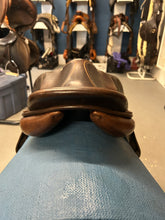 Load image into Gallery viewer, 17&quot; Luc Childeric FP 3.5A Saddle
