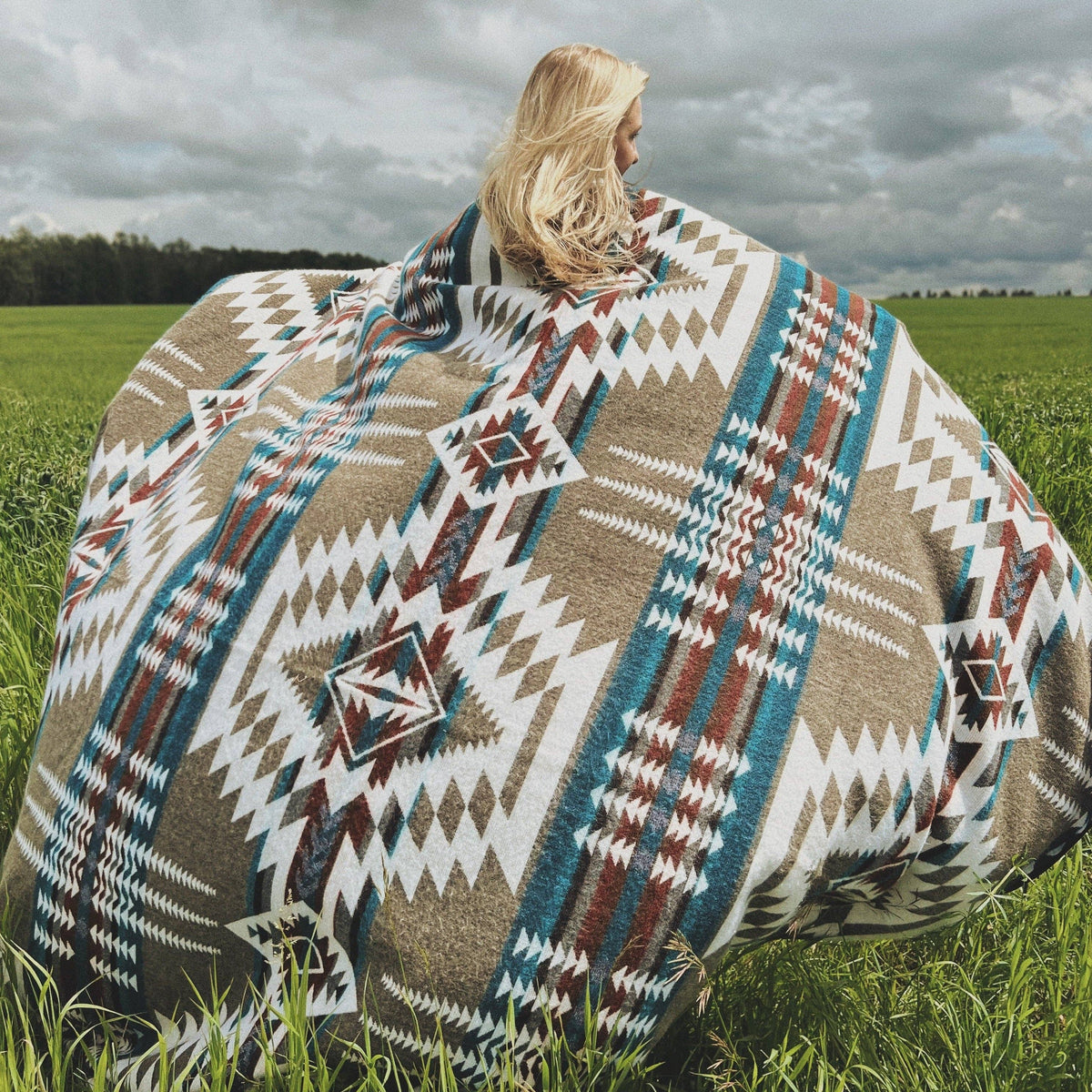 Wylde Brigade - Cuenca Aztec Reversible Blanket: Queen-Wylde Brigade-Evolution Equestrian Co.