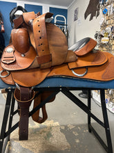 Load image into Gallery viewer, 16&quot; Champion Turf Western Saddle

