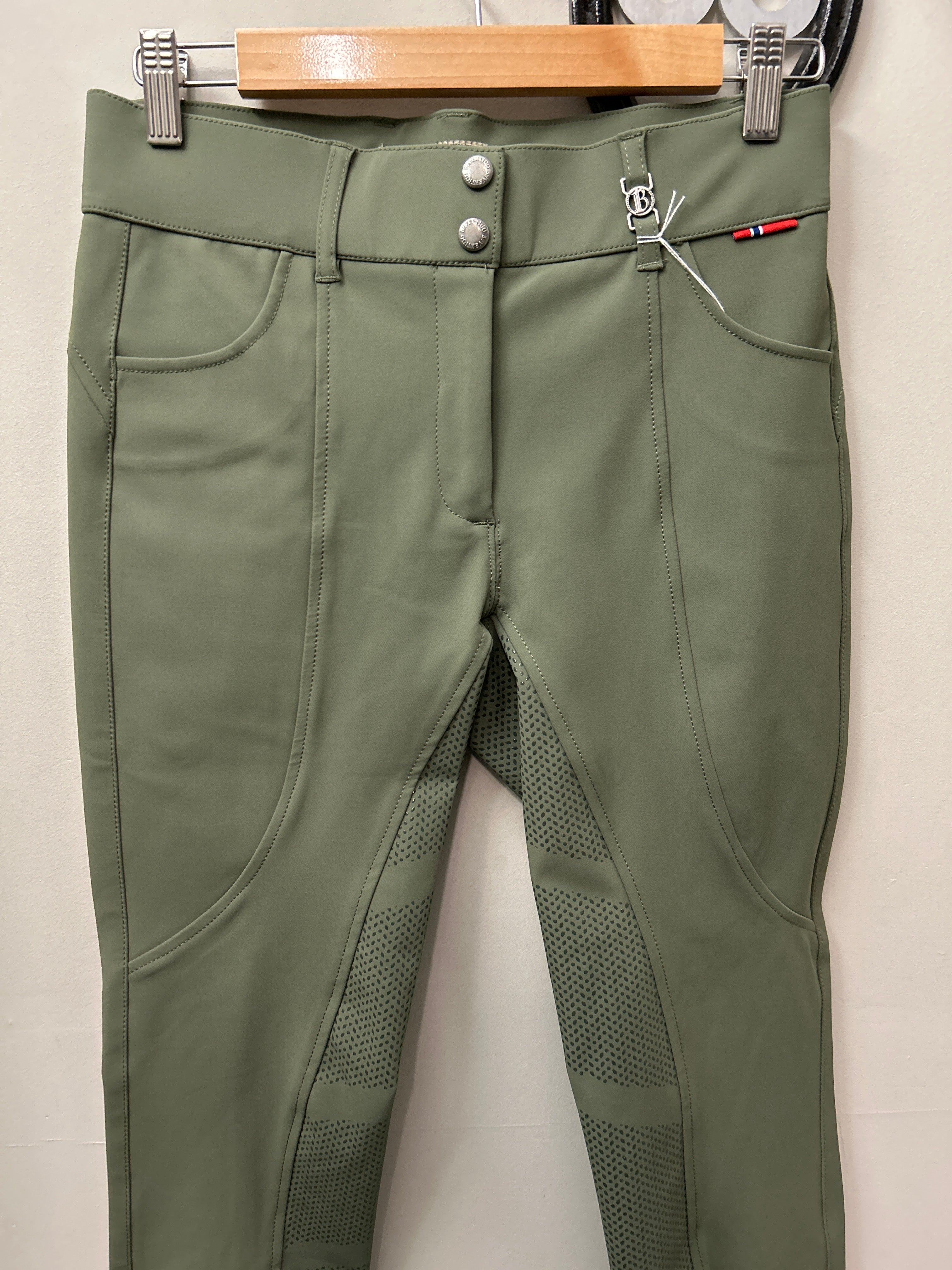 B. Vertigo Green Full Seat Breeches 24