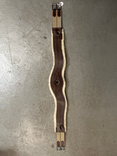 Load image into Gallery viewer, Santa Cruz Sheepskin Leather Girth 52&quot;

