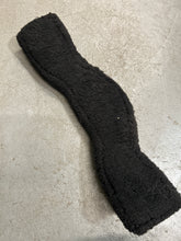 Load image into Gallery viewer, Total Saddle Fit Shoulder Fit Relief Dressage Girth 24&quot;
