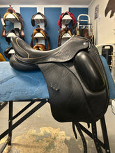 Load image into Gallery viewer, 17.5&quot; Custom Saddlery Wolfgang Gemini R Dressage Saddle
