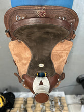 Load image into Gallery viewer, 16.5&quot; DK Western Wade Saddle

