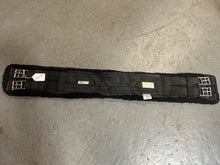 Load image into Gallery viewer, Lettia Coolmax Dressage Girth 32&quot;
