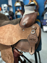 Load image into Gallery viewer, 16.5&quot; DK Western Wade Saddle
