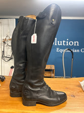 Load image into Gallery viewer, Ariat Heritage Tall Boots 7.5
