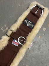 Load image into Gallery viewer, Professionals Choice Shearling Cinch 22&quot;
