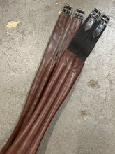 Load image into Gallery viewer, Stubben Leather Girth 130 cm / 51&quot;
