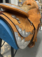 Load image into Gallery viewer, 16.5&quot; Custom Blue Ribbon Western Show Saddle
