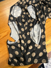 Load image into Gallery viewer, Black and Tan Slinky Hood
