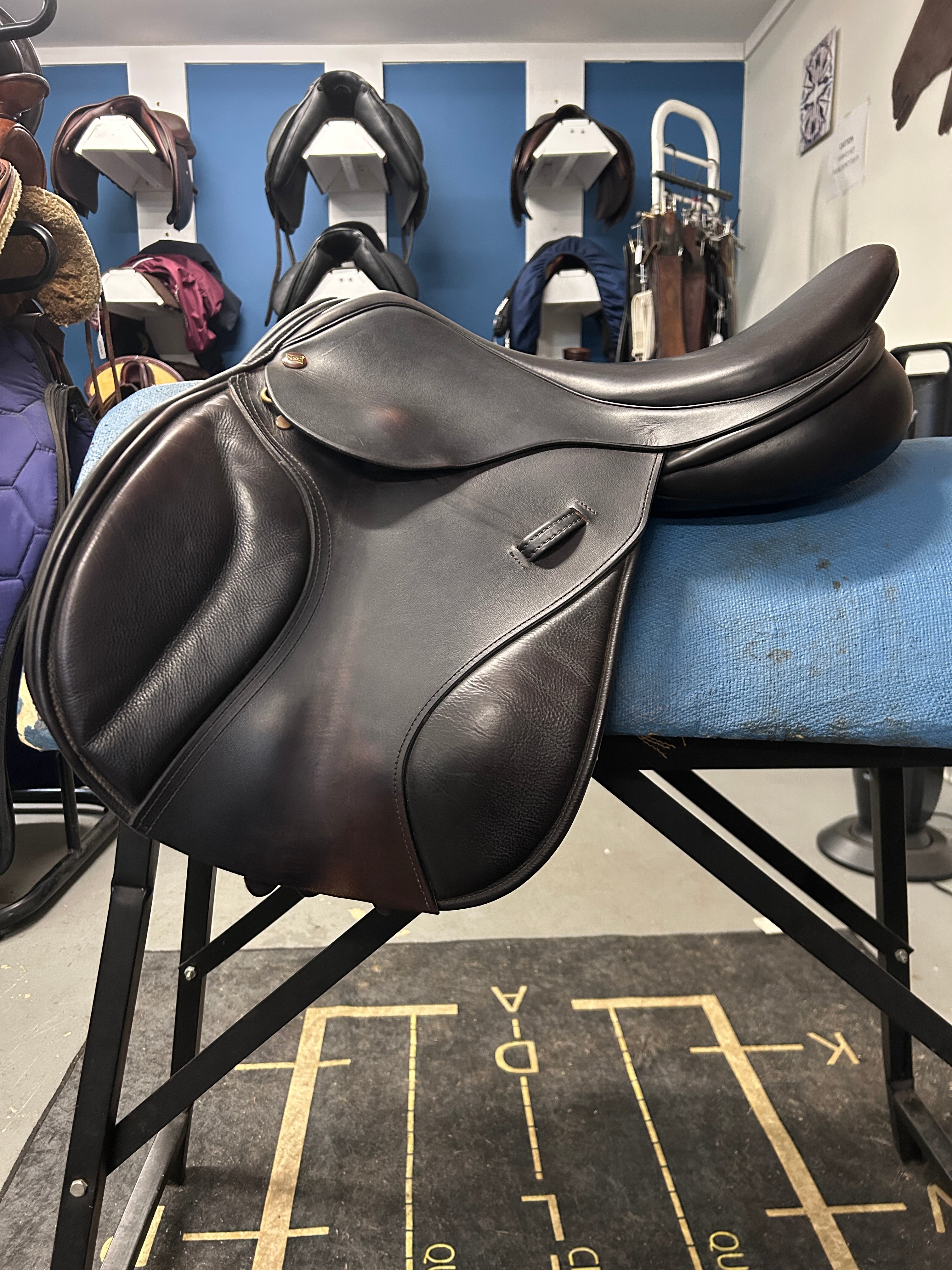 17.5" NSC Cordelia Jump Saddle