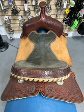 Load image into Gallery viewer, 14&quot; Frontier Barrel Saddle
