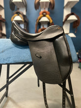 Load image into Gallery viewer, 17.5&quot; NSC Annika Dressage Saddle
