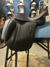 Load image into Gallery viewer, 16.5&quot; Val du Bois Versailles Dressage Saddle
