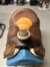 Load image into Gallery viewer, 15&quot; Andy Knight Roper Saddle
