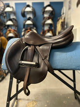 Load image into Gallery viewer, Amerigo_English_Saddle_For_Sale
