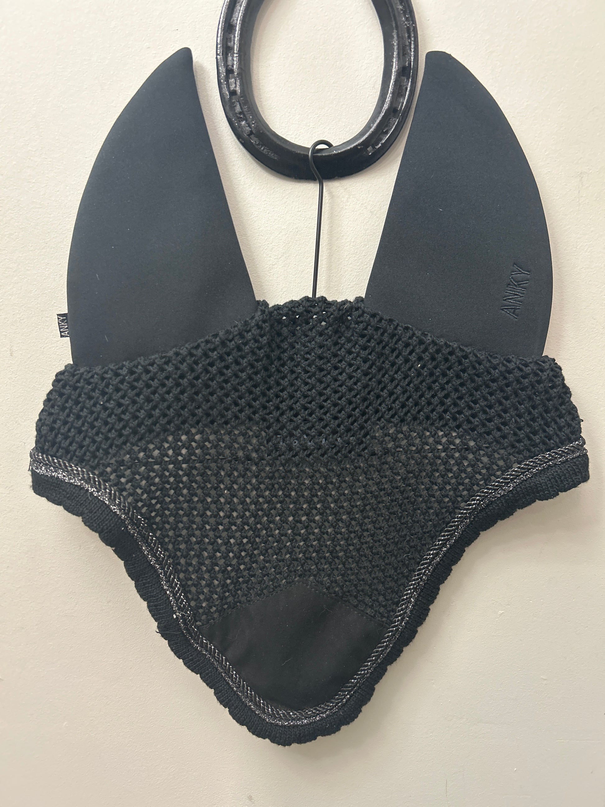 Anky Black Soundproof Bonnet-English Tack-Consignment-Evolution Equestrian Co.