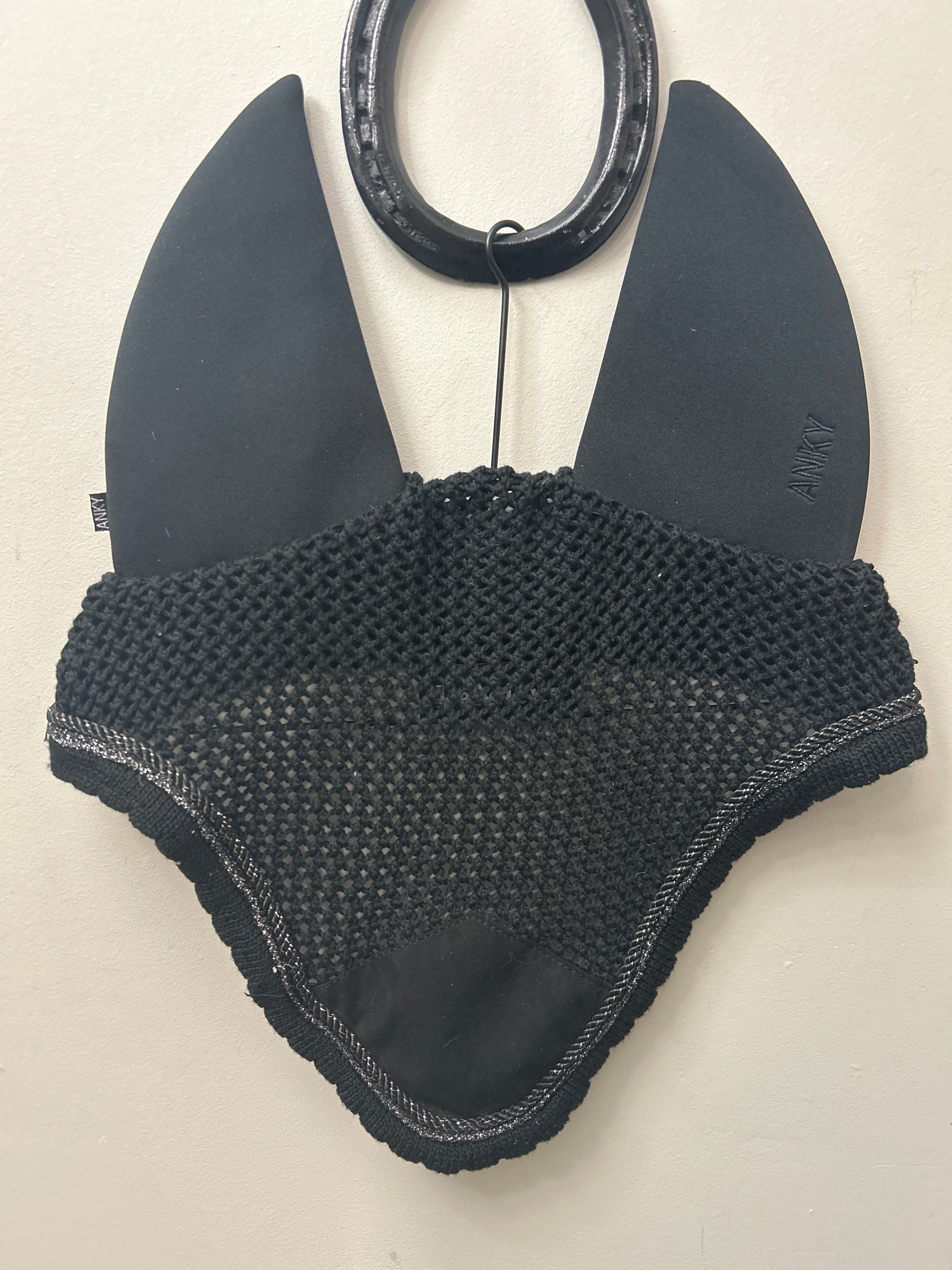 Anky Black Soundproof Bonnet-English Tack-Consignment-Evolution Equestrian Co.